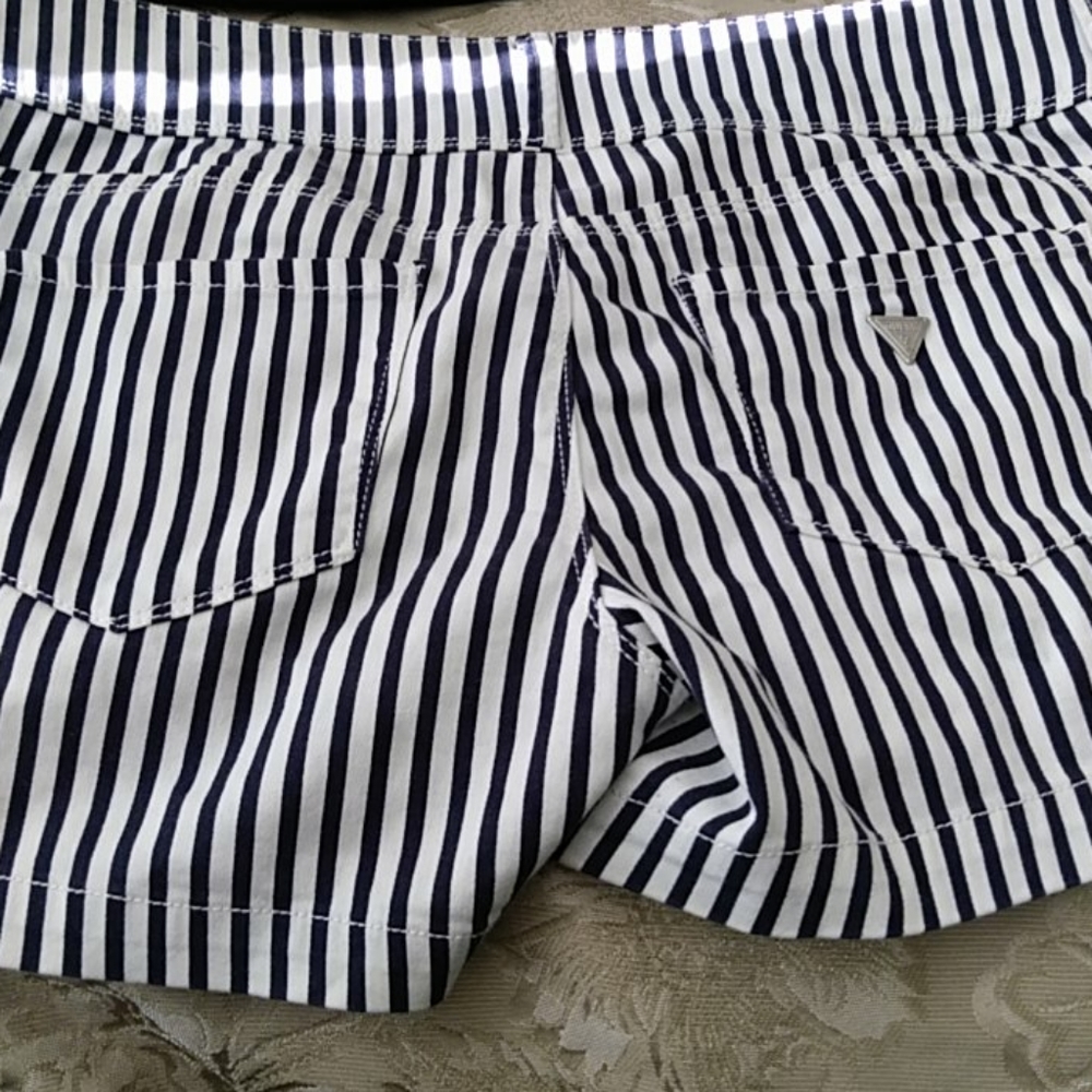 Guess shorts